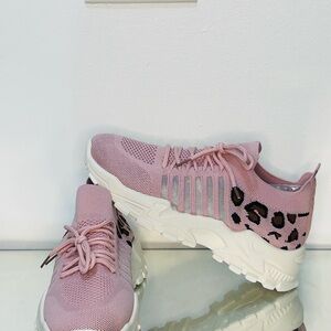 Stylish Pink Leopard Women's Sneakers